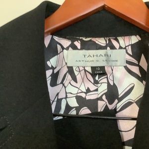 Tahari  Black Pantsuit size 10,